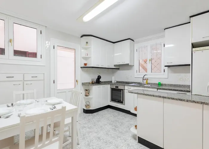 Inazio Deuna - Baskeyrentals Apartament